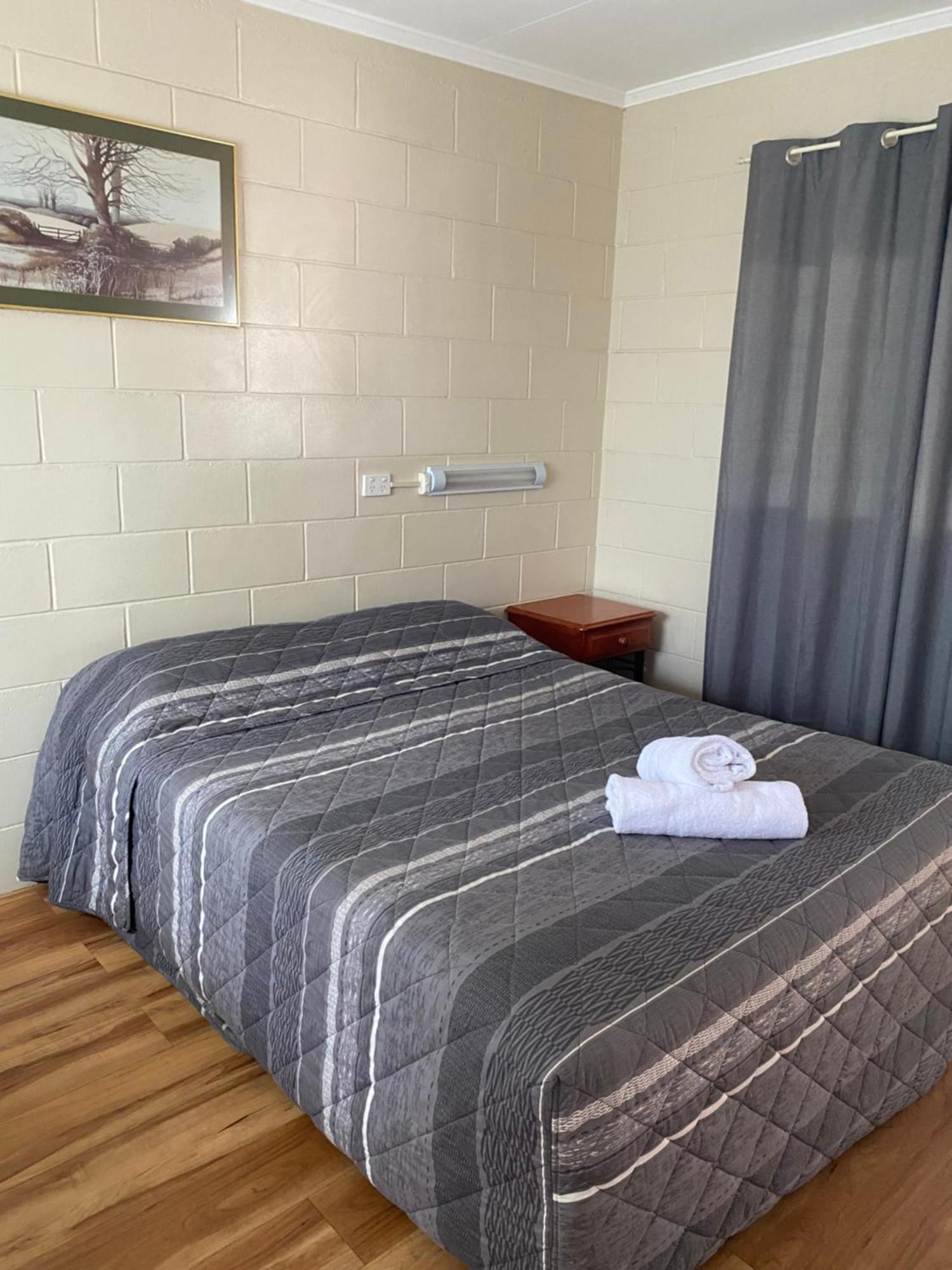 Plantation Park Motor Inn Ayr Buitenkant foto